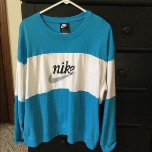 Women’s Long Sleeve Nike Shirt